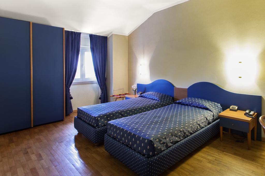 Hotel Gambara Quarto foto