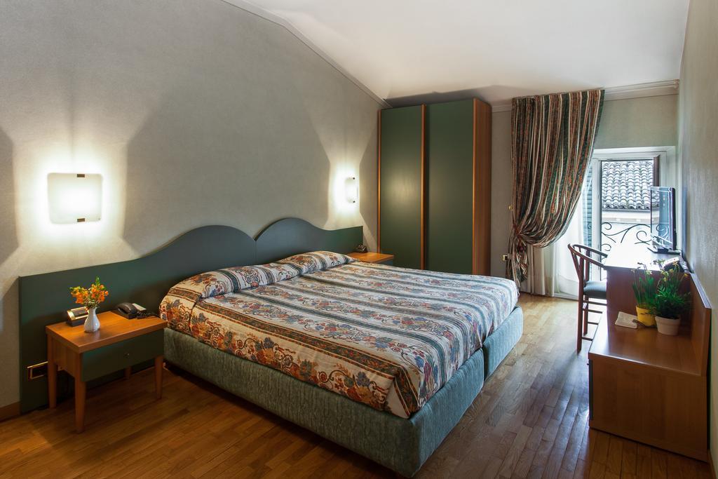 Hotel Gambara Quarto foto
